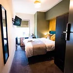 酒店 Sallow Tree House 塞尔比