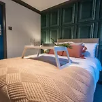 Sallow Tree House 酒店 塞尔比